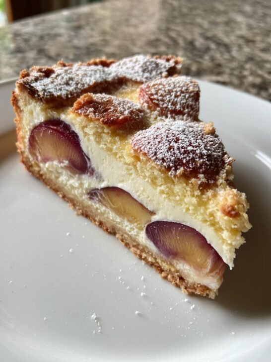 Shortcrust Cake with Vanilla Pudding and Plums