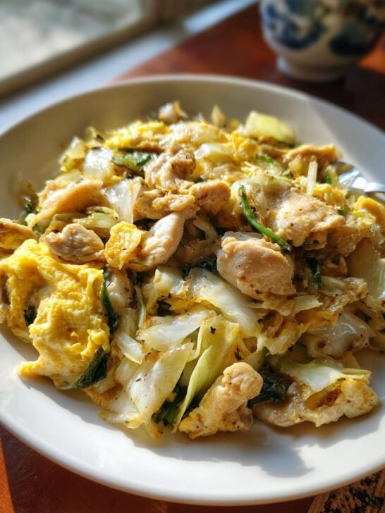 Stir-fried Chicken with Eggs and Cabbage